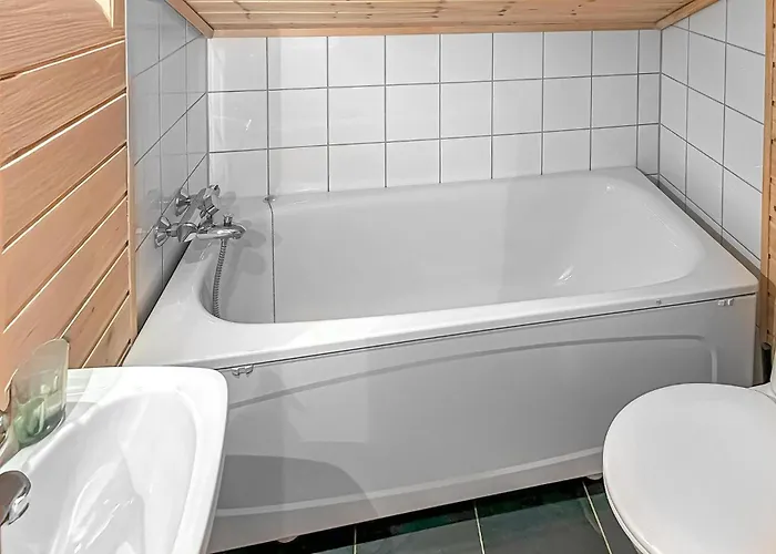 Дом отдыха 3 Bedroom Lovely In